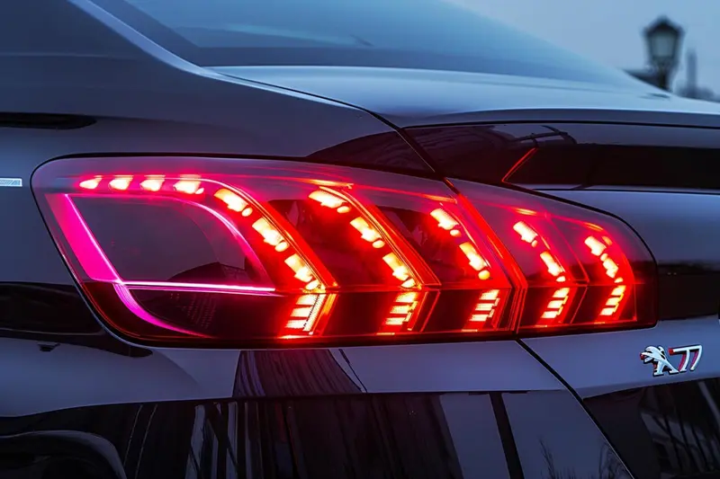 Pourquoi le feu arrière de la Peugeot 307 est essentiel à votre sécurité