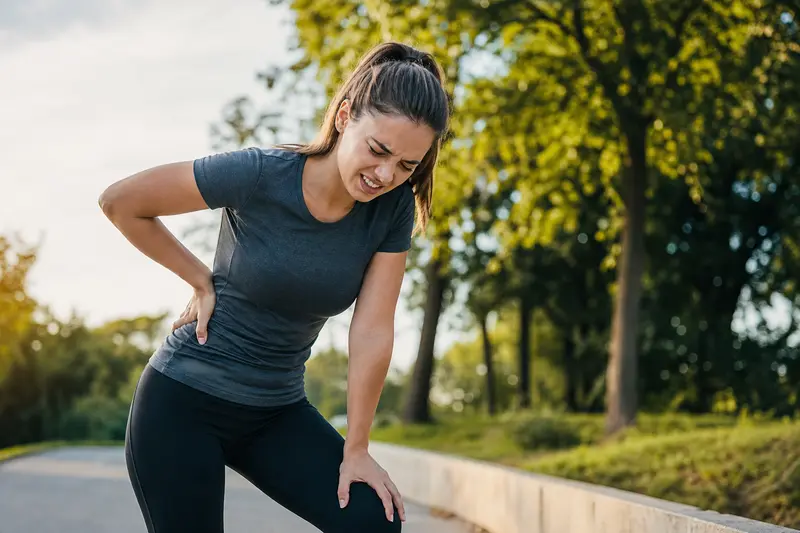 Point de côté qui revient à chaque sortie de course à pied : pourquoi, et comment vraiment s'en débarrasser